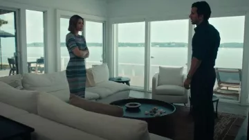 Zimmermann Wonderland Robe midi en tricot côtelé rayé portée par Chloe Taylor (Jessica Biel) comme on le voit dans The Better Sister (S01E06)