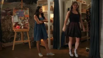 Zapatos Adidas Sambae usados por Jackie Howard (Nikki Rodríguez) como se ve en Mi vida con los Walter Boys (S02E04)