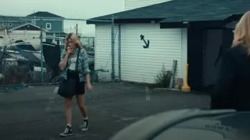 Rebecca Minkoff Darren Bolso de hombro pequeño de cuero usado por Nicky Macintosh (Elizabeth Banks) como se ve en The Better Sister (S01E07)