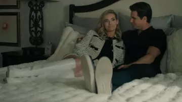 Chaqueta de tweed de mezcla de algodón Maje Vitalo usada por Ingrid Bannerman (Allegra Rose Edwards) como se ve en Upload (S04E04)