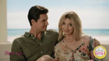 Caftán Hemant Y Nandita Teien usado por Ingrid Bannerman (Allegra Rose Edwards) como se ve en Upload (S04E04)