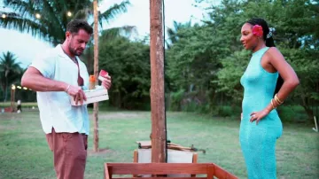 Vestido largo Superdown Alix en azul usado por Bailey Brown como se ve en Bachelor in Paradise (S10E09)