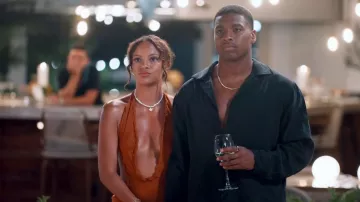 Vestido maxi trenzado sólido Indah Isla en ron usado por Alexe Godin como se ve en Bachelor in Paradise (S10E09)