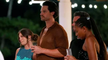 Camisa abotonada de manga corta con textura oversize de Open Edit usada por Spencer Conley como se ve en Bachelor in Paradise (S10E09)