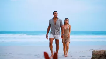 Mini vestido de ganchillo topo Pretty Little Thing usado por Katherine Izzo como se ve en Bachelor in Paradise (S10E09)