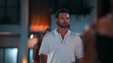 Polo de suéter con punta de águila americana usado por Sean McLaughlin como se ve en Bachelor in Paradise (T10E10)