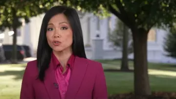 Blazer à un bouton Calvin Klein porté par Weijia Jiang tel qu’on le voit dans CBS Mornings le 3 septembre 2025