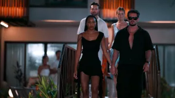 Vestido midi NBD Dua en negro usado por Bailey Brown como se ve en Bachelor in Paradise (T10E10)