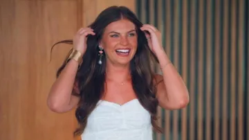 Pendientes colgantes de perlas de declaración de Amazon usados por Jessica Edwards como se ve en Bachelor in Paradise (S10E10)