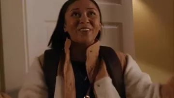 My Life With The Walter Boys White & Tan Sherpa Jacket worn by Jackie Howard (Nikki Rodriguez) as seen in My Life with the Walter Boys (S02E01)