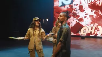 Chemise Adidas x Gucci Trefoil Jacquard portée par Maya Mason (Kathryn Hahn) vue dans The Studio (S01E09)