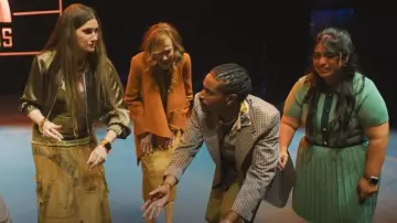 Alexia Admor Anders Fit And Flare Knit Dress Portée par Petra (Keyla Monterroso Mejia) comme on le voit dans The Studio (S01E10)