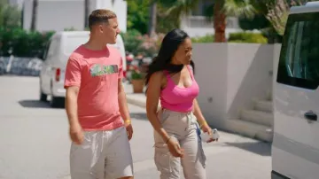 Pantalones Bershka crema y gris usados por Shorna como se ve en 90 Day Fiancé UK (S04E03)