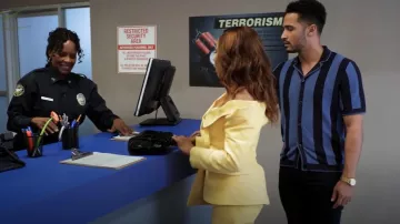 Bolso Aldo Agrolia usado por Andrea 'Andi' Barnes (KJ Smith) como se ve en Sistas de Tyler Perry (S08E14)