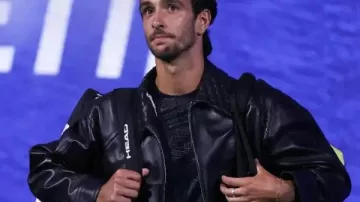 Lorenzo Musetti 2025 US Open Chaqueta de cuero negro de Lorenzo Musetti en cuartos de final: No. 1 Jannik Sinner vs. No. 10 Lorenzo Musetti | Resumen completo del partido | Abierto de Estados Unidos 2025
