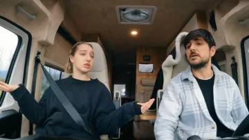 Pull and Bear Jogger Sweatshirt worn by Shannon as seen in 90 Day Fiancé UK (S04E05)