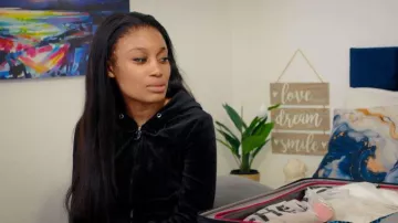 Juicy Couture Black Diamanté Velour Zip Through Hoodie usado por Shorna como se ve en 90 Day Fiancé UK (S04E07)