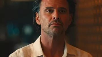 Le Lotus Blanc Walton Goggins Chemise blanche portée par Rick Hatchett (Walton Goggins) comme on le voit dans Le Lotus Blanc (S02)