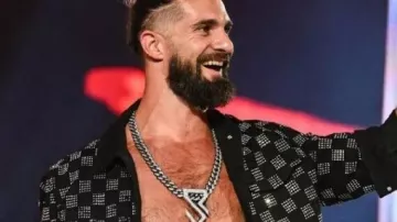Monday Night RAW Chaqueta con cremallera usada por Seth Rollins en WWE Raw Highlights septiembre 1,2025 Show completo - Monday Night Raw Netflix 01/09/2025 Show completo