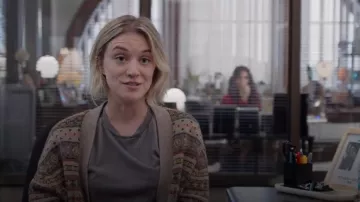 90s Oversized Cardigan worn by Mare Pritti (Chelsea Frei) as seen in The Paper (S01E01)