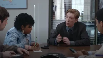 Alice + Olivia Finely Raw Hem Button Down worn by Adelola Olofin (Gbemisola Ikumelo) as seen in The Paper (S01E02)