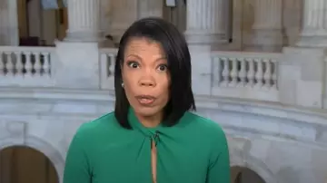 Donna Morgan Twisted Neck 3/4 Sleeve Sheath Dress portée par Nikole Killion comme on le voit dans CBS Mornings le 4 septembre 2025