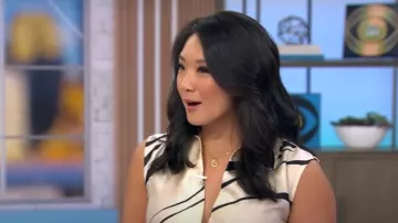 Robe plissée fluide portée par Nancy Chen telle qu’elle est vue dans CBS Mornings le 4 septembre 2025