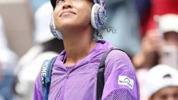 US Open 2025 Naomi Osaka chaqueta morada usada por Naomi Osaka en Gauff y Osaka se enfrentarán en el exitoso enfrentamiento del US Open