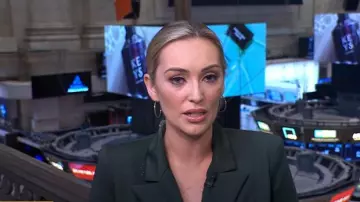 Veronica Beard Miller Blazer worn by Kelly O'Grady as seen in CBS Mornings on September 5, 2025