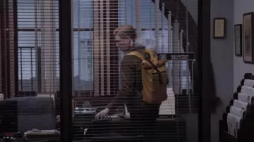 Madlug Deep Roll-top Eco Backpack worn by Ned Sampson (Domhnall Gleeson) as seen in The Paper (S01E08)