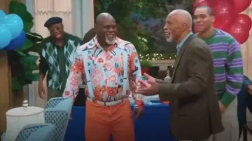 Vintage 70's Disco Orange Noir Blanc porté par M. Brown (David Mann) comme on le voit dans Tyler Perry’s Assisted Living (S05E22)