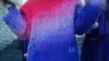 Suéter ombre usado por Wednesday Addams / Goody Addams (Jenna Ortega) en Wednesday (S02)