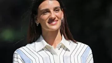 82º Festival Internacional de Cine de Venecia Camisa usada por Alessia Colonna en "La grazia" de Paolo Sorrentino - crítica Festival de Cine de Venecia edición 2025 82 - Competición