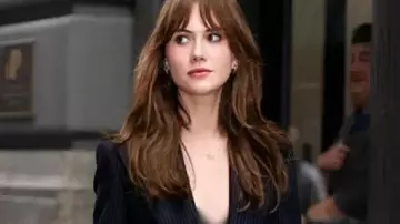 NYC 2025 Black Blazer worn by Emilia Jones in Emilia Jones - Both Sides Now - BAFTAs 2022 Perfomance (from CODA)