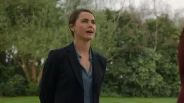 Theory Carissa Wool Blazer worn by Ambassador Kate Wyler (Keri Russell) as seen in The Diplomat (S02E06)