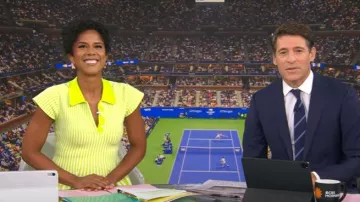 Mare Mare Short-Sleeve Polo Fit & Flare Sweater Mini Dress portée par Adriana Diaz comme on le voit dans CBS Mornings le 8 septembre 2025