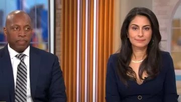 Fourreau Kerry Black Halo porté par Céline Gounder comme on le voit dans CBS Mornings le 9 septembre 2025