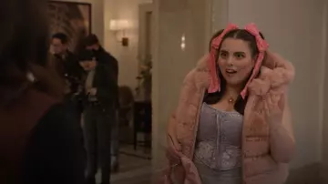 Hauts corset Dkzqq portés par Althea (Beanie Feldstein) comme on le voit dans Only Murders in the Building (S05E03)