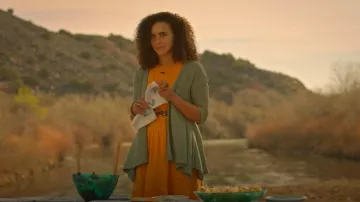 Anthropologie HD À Paris Villanelle Lace Midi Dres porté par Fiji Cavanaugh (Parisa Fitz-Henley) vu à Midnight, Texas (S01E01)