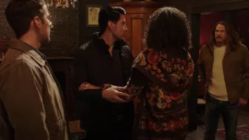 Ted Baker Trent Veste matelassée portée par Bernardo Saracino vue à Midnight, Texas (S01E07)