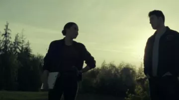 R13 Bombardero reacondicionado usado por Michelle Calderone (Jurnee Smollett-Bell) como se ve en Smoke (S01E03)