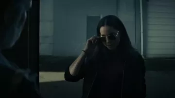 Ray Ban Aviator Classic portée par Michelle Calderone (Jurnee Smollett-Bell) comme on le voit dans Smoke (S01E04)
