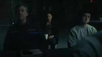 Polo de Paige Silene usado por Michelle Calderone (Jurnee Smollett-Bell) como se ve en Smoke (S01E04)