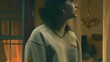 Sudadera Task 2025 Emilia Jones usada por Maeve (Emilia Jones) en Task (S01)