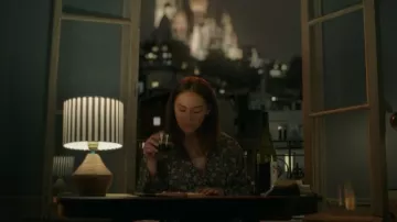 La Redoute Kalyan Floral 100% Algodón Voile Kimono Albornoz usado por Isabel 'Belly' Conklin (Lola Tung) como se ve en El verano que me volví bonita (S03E10)