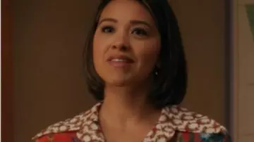 Will Trent S03 Marion Alba Printed Blouse worn by Marion Alba (Gina Rodriguez) as seen in Will Trent (S03E04)