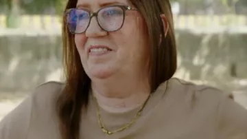 90 Day Fiance The Other Way Black Flower Print T-Shirt worn by (Jenny Lewis) as seen in 90 Day Fiancé: Pillow Talk (S07E01)