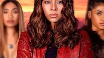 Para conseguir su chaqueta de cuero Amber Stevens West 2025 usada por Janna (Amber Stevens West) en Para conseguirla