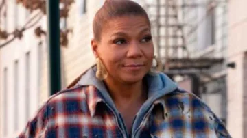 The Equalizer Saison 5 Queen Latifah Plaid Jacket portée par Robyn McCall (Queen Latifah) comme on le voit dans The Equalizer (S05)