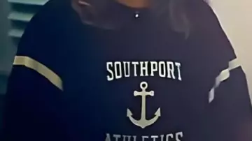 Sweatshirt worn by Danica Richards (Madelyn Cline) in Film I Know What You Did Last Summer 2025